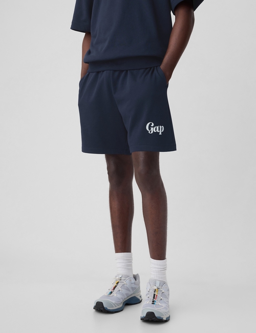 7" Gap Logo Shorts