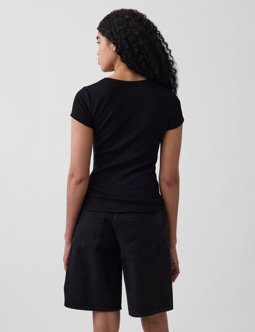 Ribbed Gap Logo Scoopneck Top
