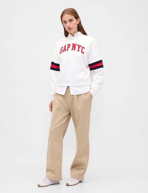LOGO WEDGE PULLOVER