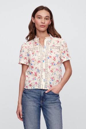 V-SS LACE BUTTONED TOP