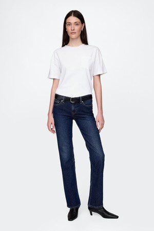 Low Rise '90s Slim Straight Jeans