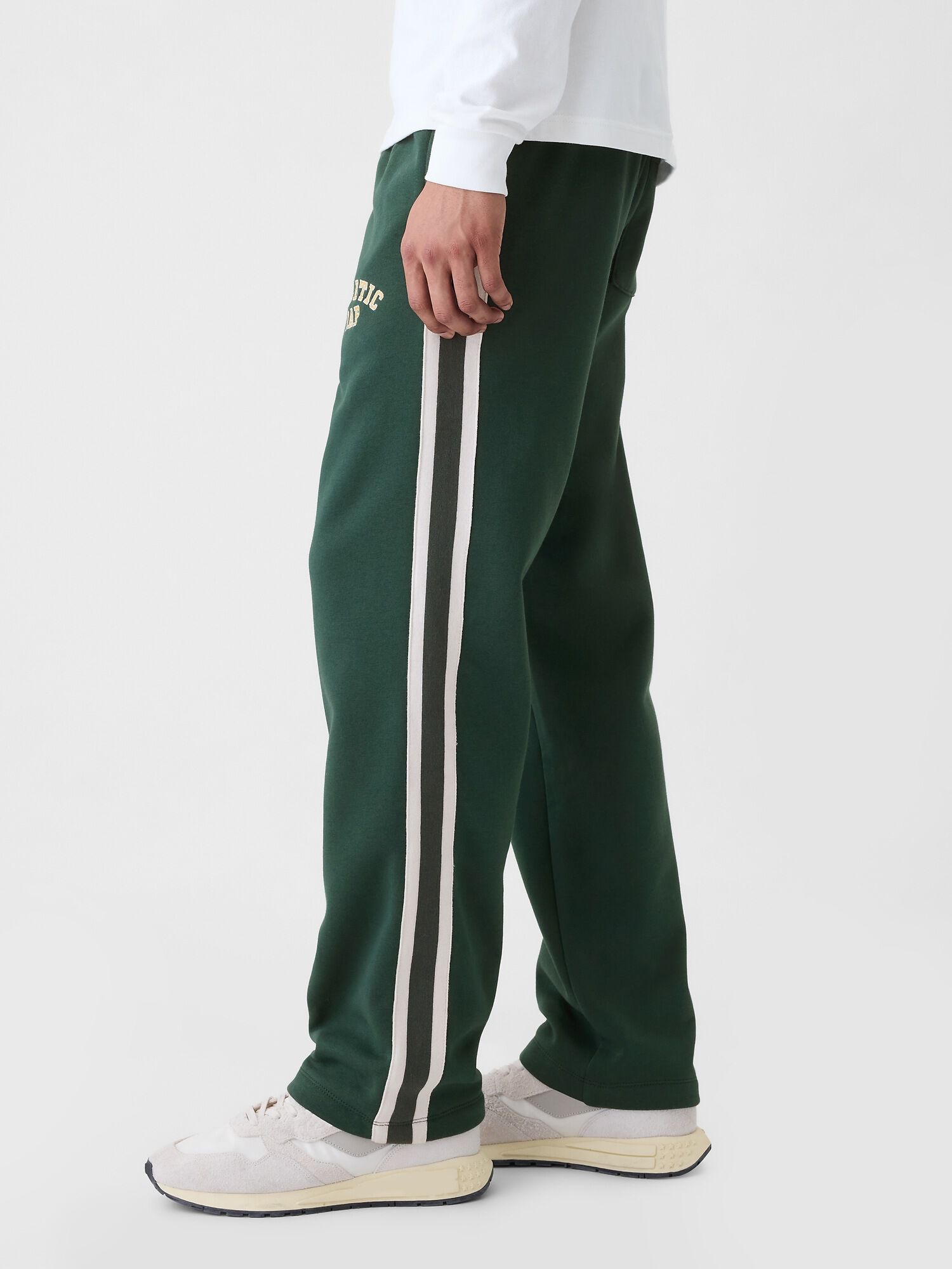 Logo Anywhere Pants（Liv Casual Men's NCAA Embroidered Logo