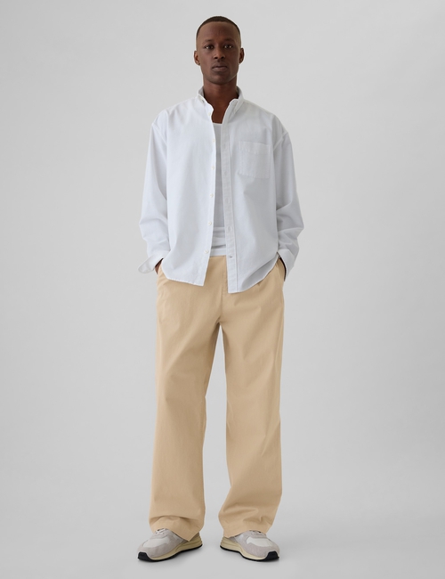 Modern Pleated Khakis in Baggy Fit