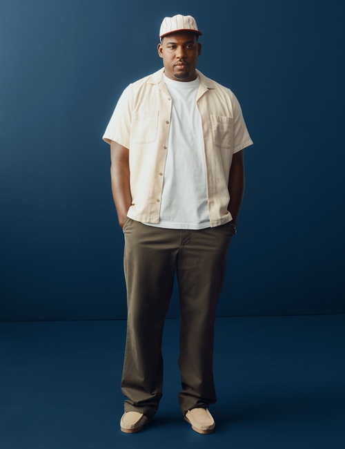 Modern Khakis in Straight Fit with GapFlex