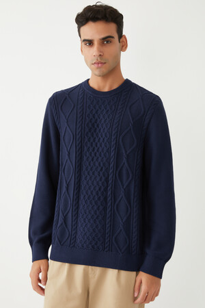 Relaxed Cable-Knit Sweater