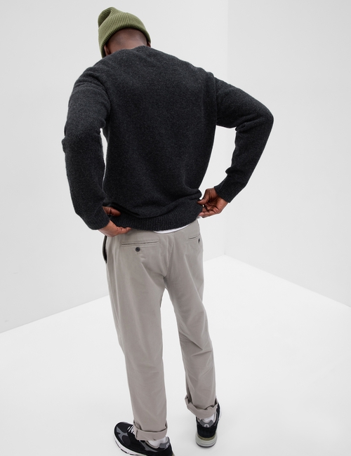 Modern Khakis in Straight Fit with GapFlex