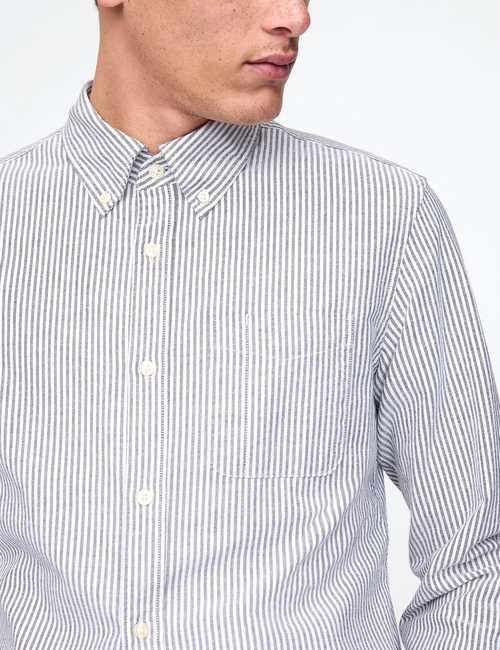 Classic Oxford Shirt in Standard Fit