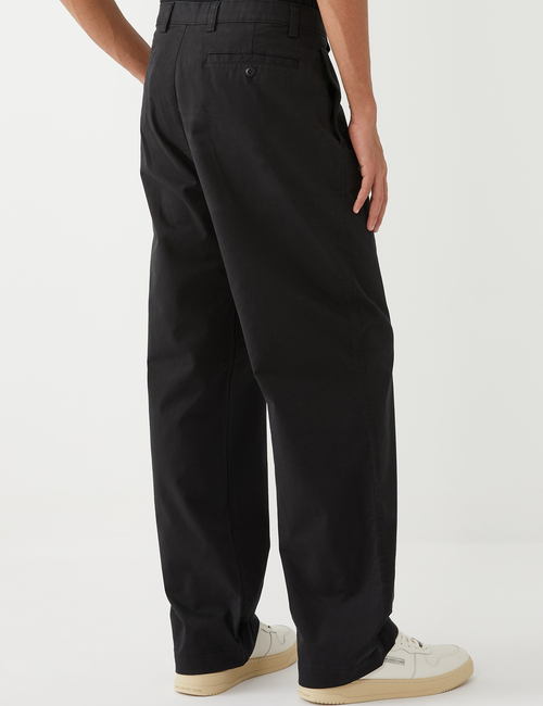 Modern Pleated Khakis in Baggy Fit