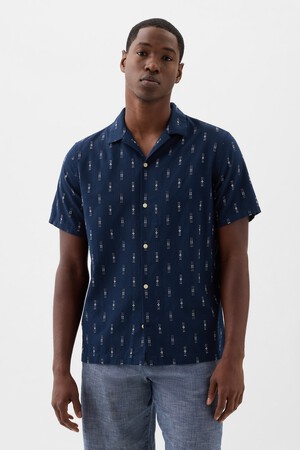 Vacay Shirt in Standard Fit