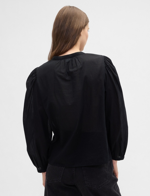 Relaxed Puff Sleeve Lace Top