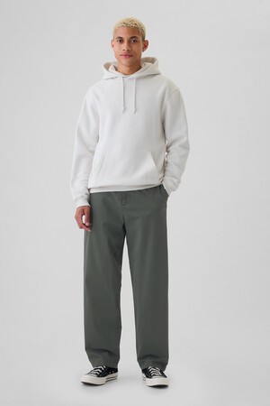 Modern Khakis in Baggy Fit with GapFlex