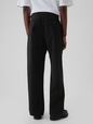 Modern Khakis in Baggy Fit with GapFlex