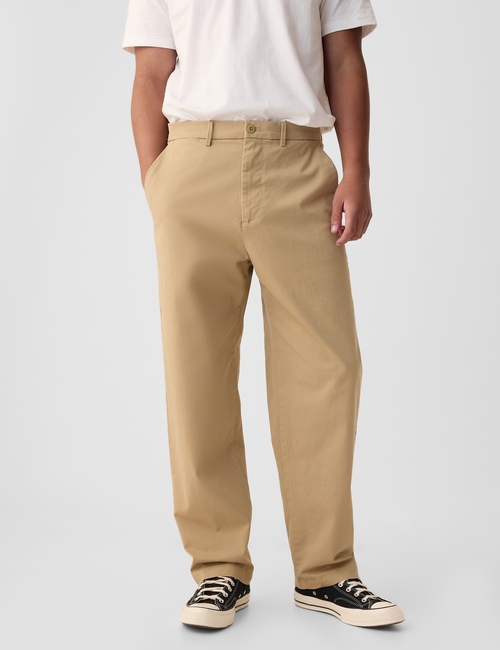 Modern Khakis in Baggy Fit