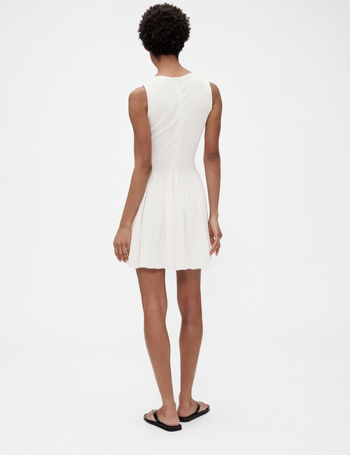 فستان قصير بطيات نسيج مضلع جاب ستوديو