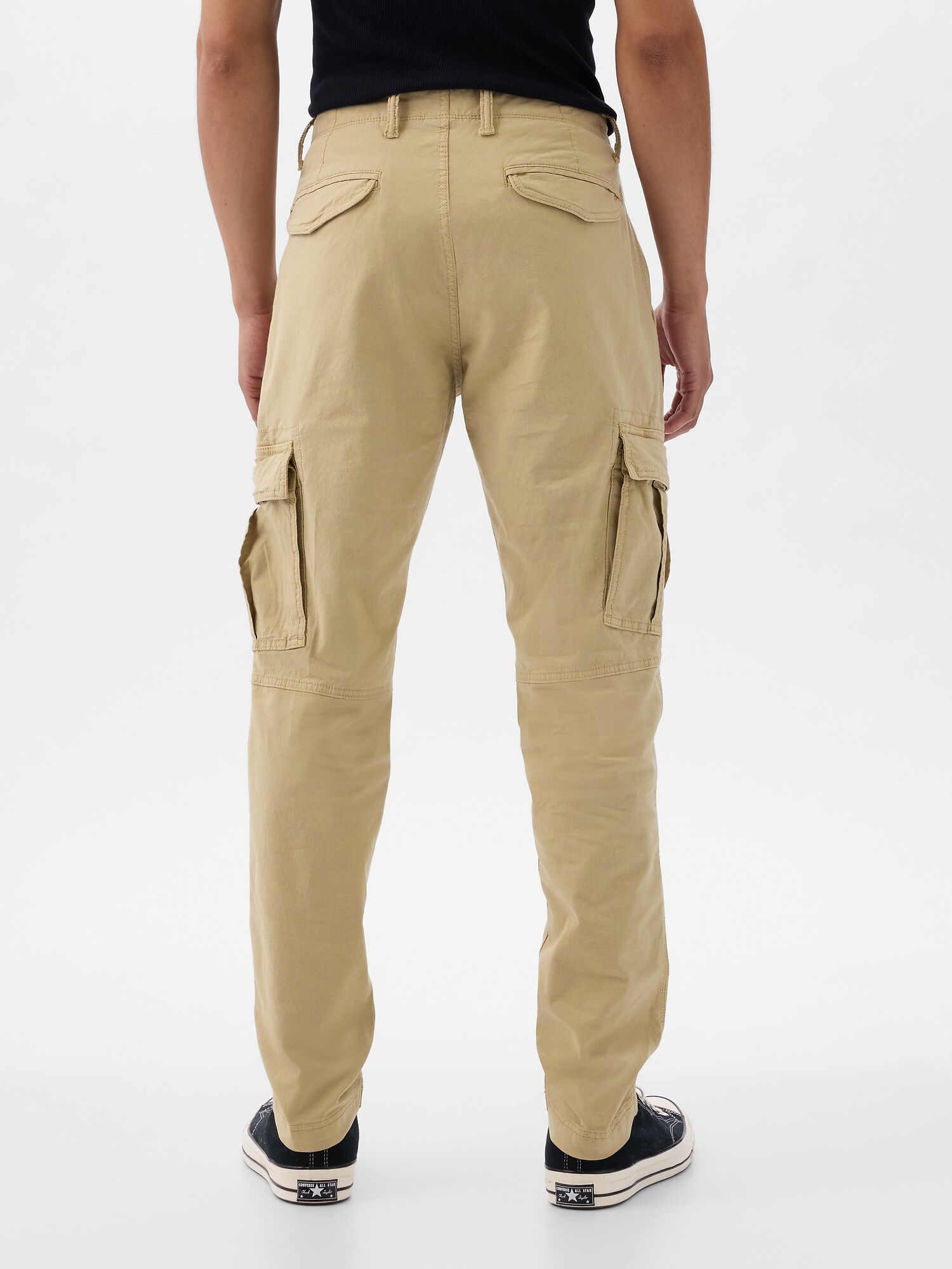 Cargo joggers with gapflex outlet