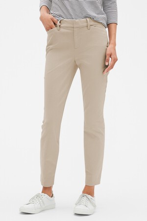 Signature Skinny Ankle Khakis