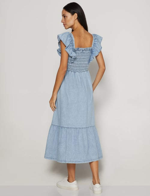 Shop Smocked Flutter Sleeve Denim Midi Dress with Washwell for Women | GAP  Kuwait