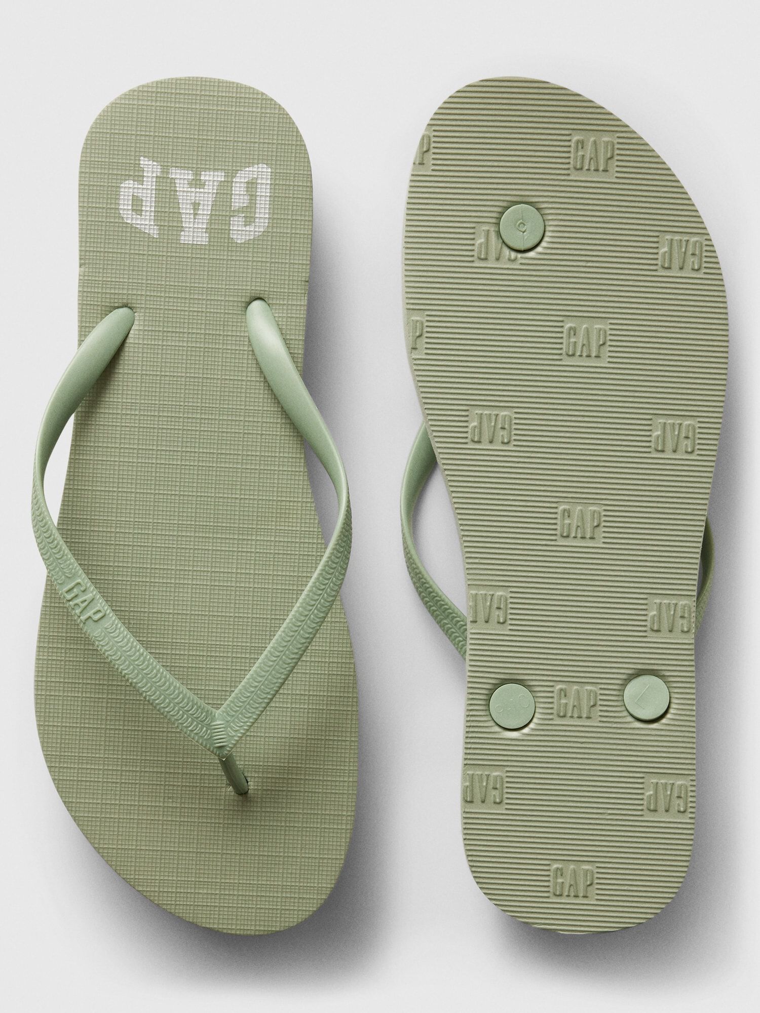 The gap flip flops new arrivals