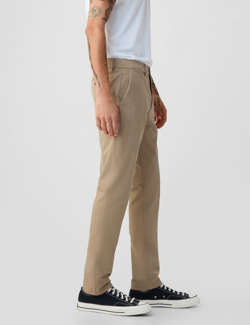 Modern Khakis in Skinny Fit