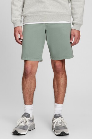 10" GapFlex Essential Khaki Shorts