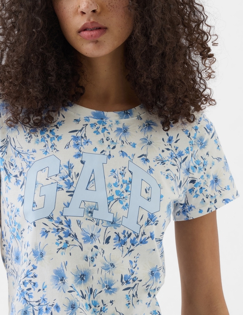 تي شيرت بشعار جاب بقصة ضيقة