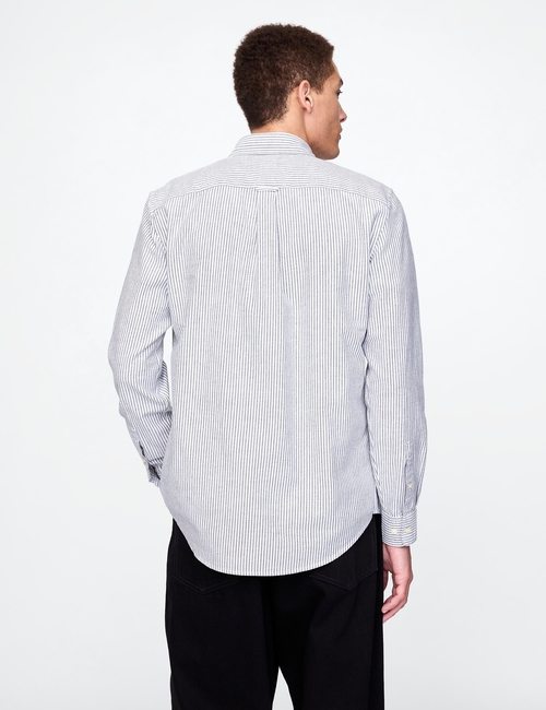 Classic Oxford Shirt in Standard Fit