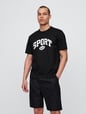 تي شيرت بقصة فضفاضة وبشعار Gap Sport