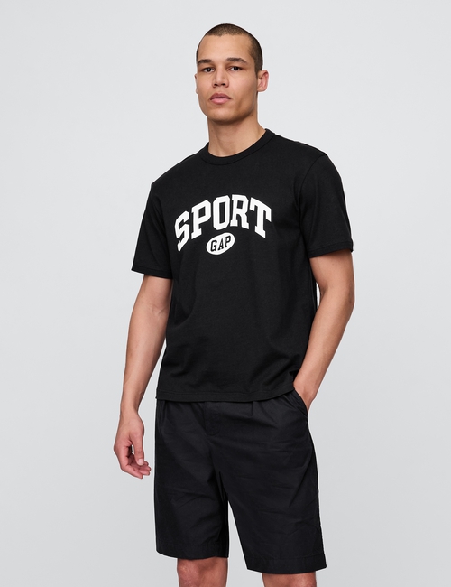 تي شيرت بقصة فضفاضة وبشعار Gap Sport