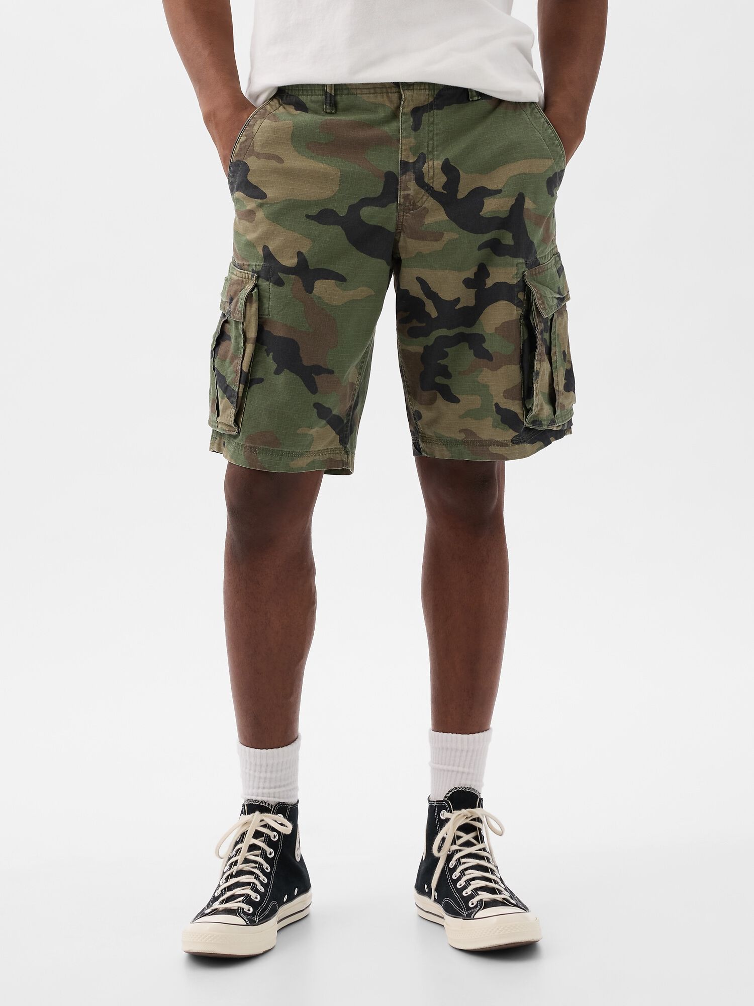 Name brand cargo shorts hot sale