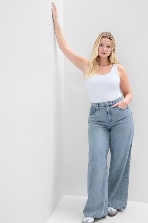 High Rise Wide-Leg Jeans