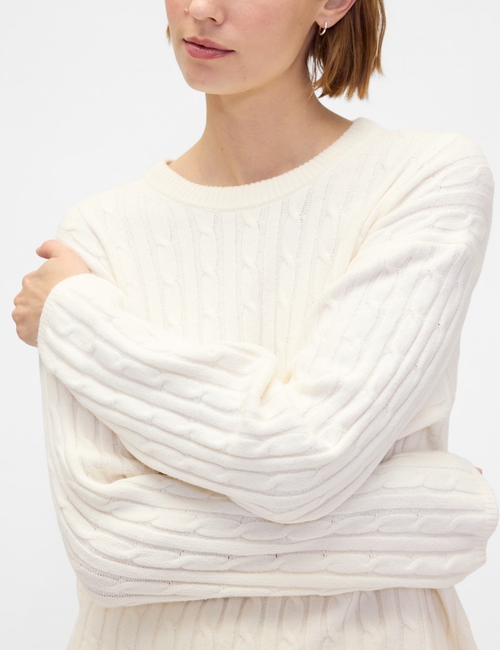 CashSoft Cable-Knit Crewneck Sweater