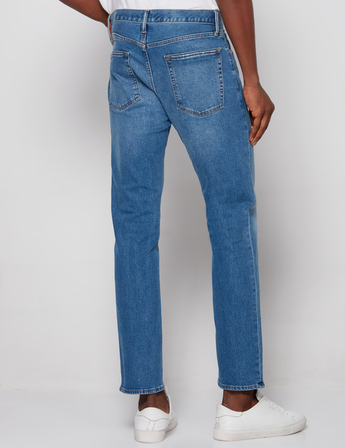 365TEMP Straight Performance Jeans in GapFlex