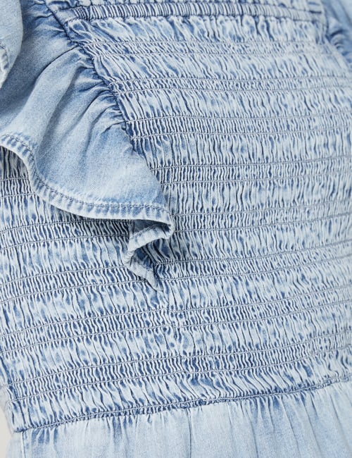 Shop Smocked Flutter Sleeve Denim Midi Dress with Washwell for Women | GAP  Kuwait