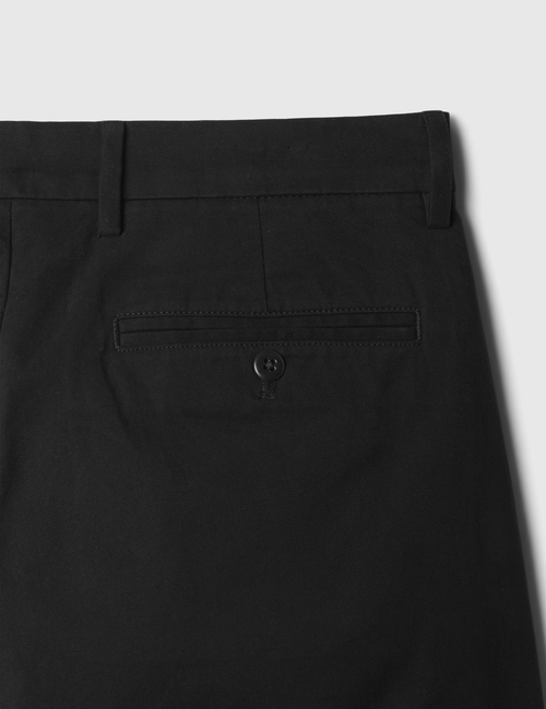 Modern Khakis in Baggy Fit with GapFlex