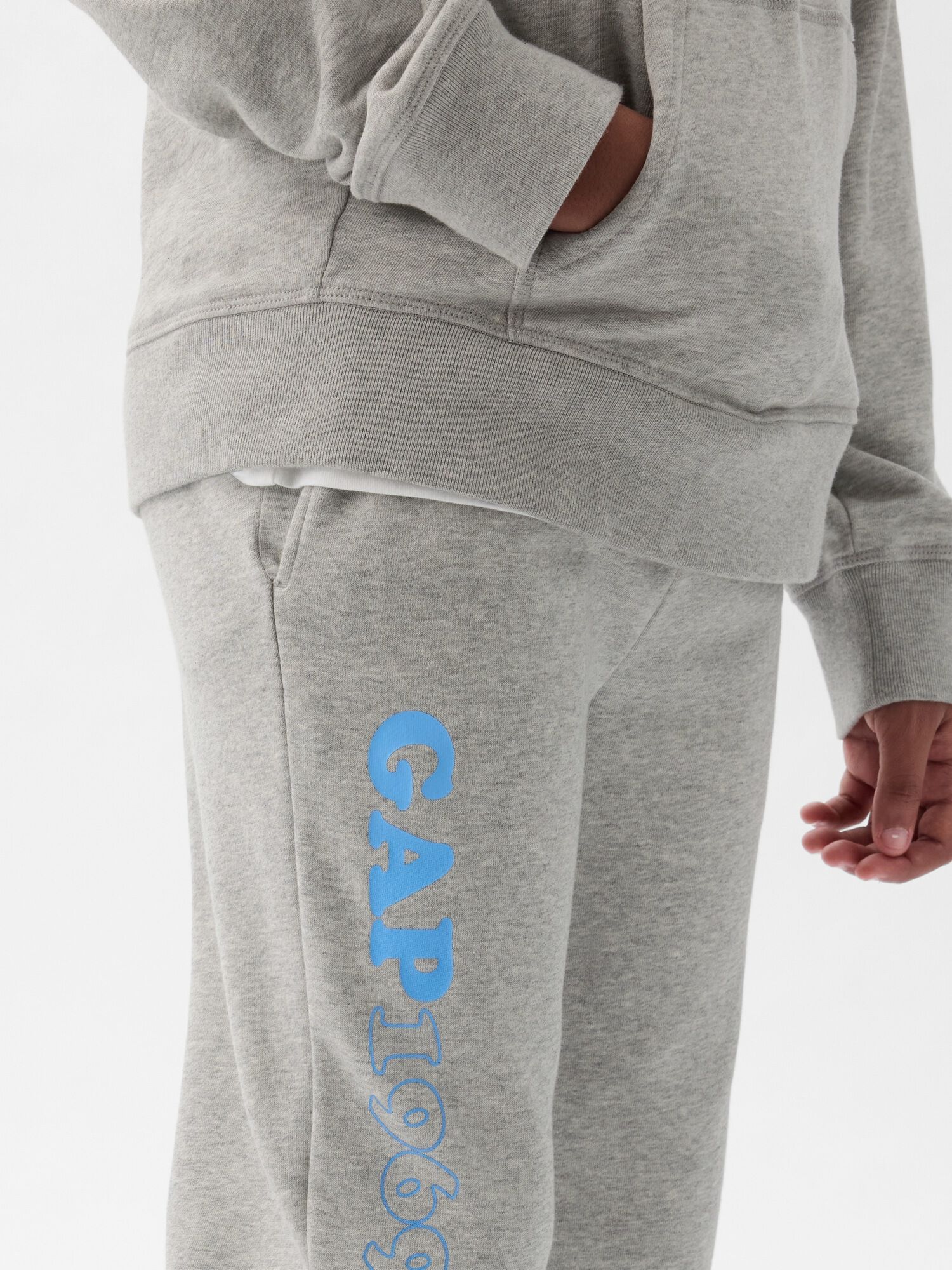 Gap jogger deals
