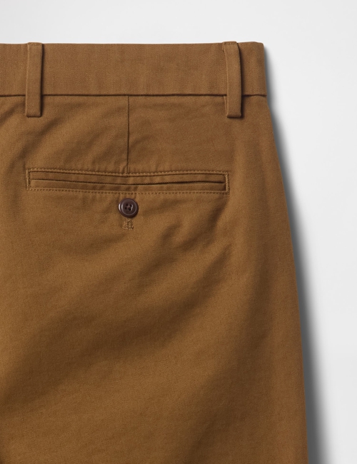 Modern Khakis in Straight Fit