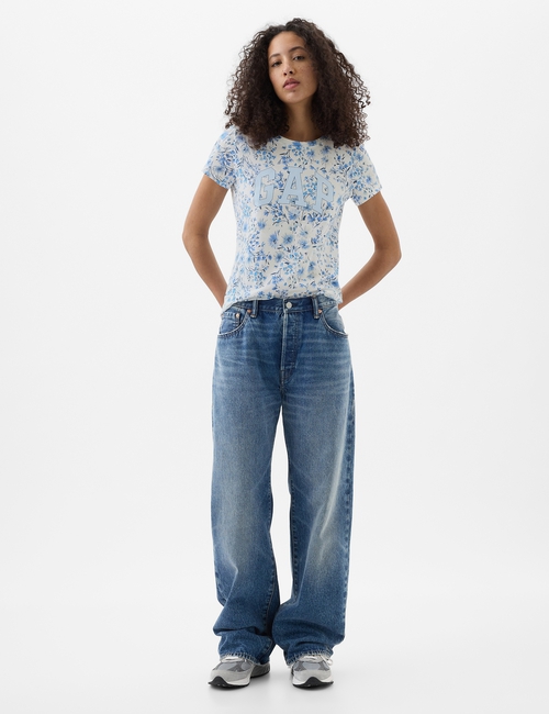 تي شيرت بشعار جاب بقصة ضيقة