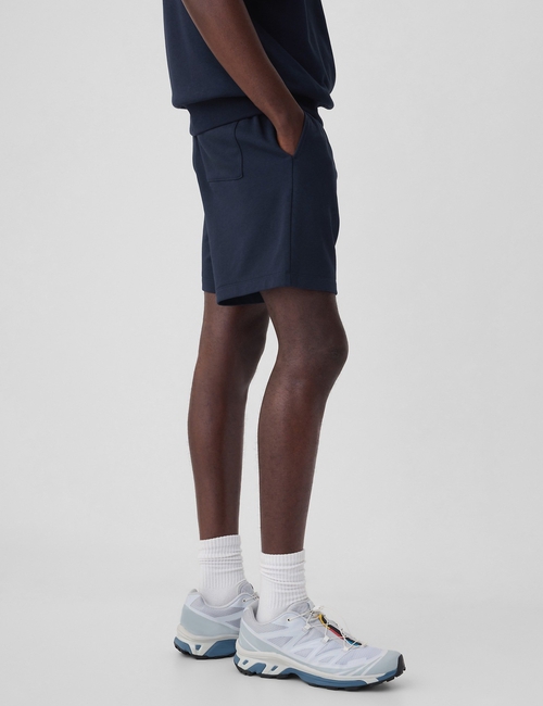 7" Gap Logo Shorts
