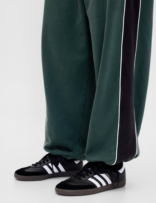 Stranger Things Adult Heavyweight Baggy Sweatpants