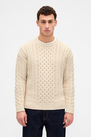 Relaxed Cable-Knit Sweater