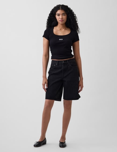 Ribbed Gap Logo Scoopneck Top