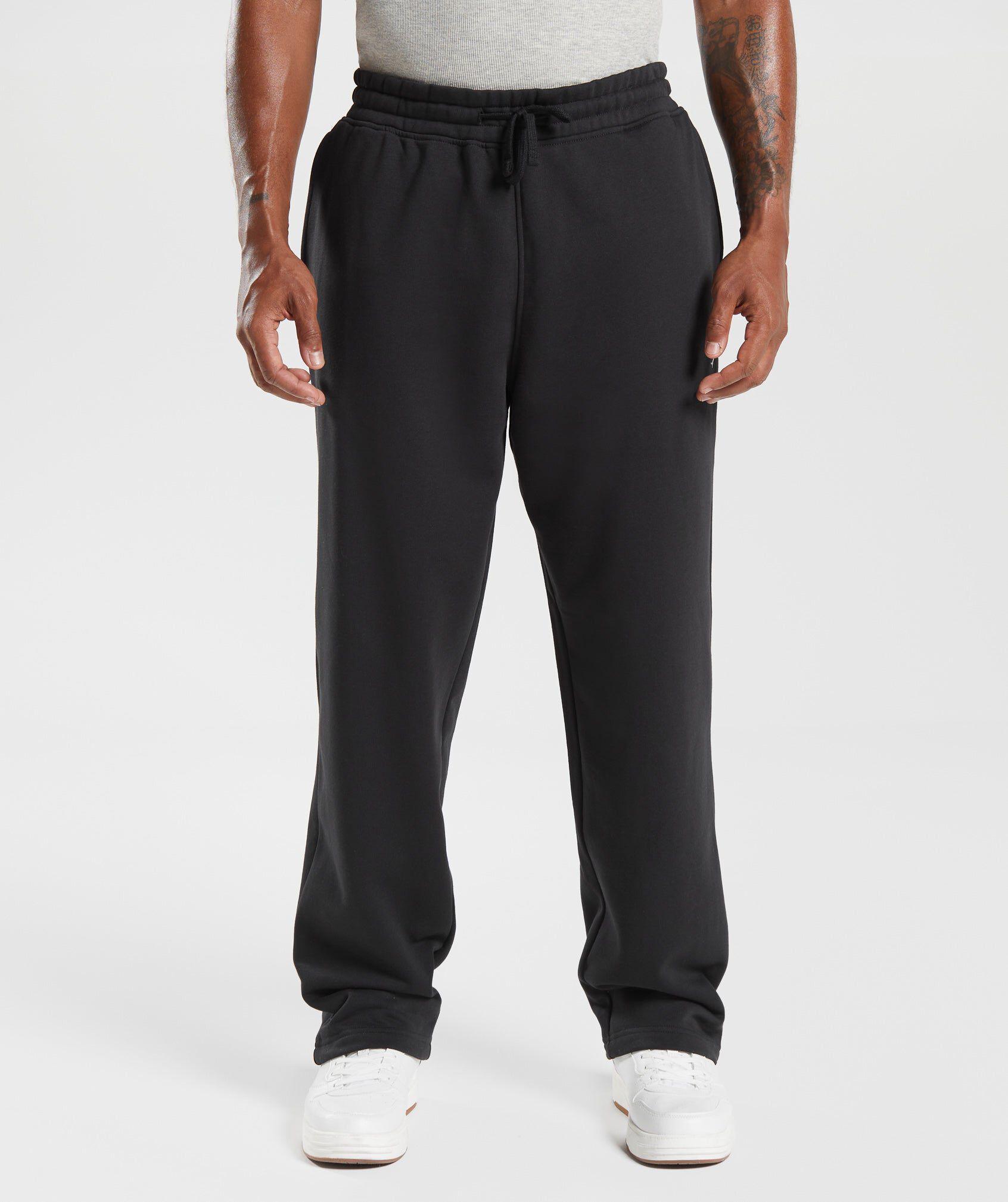 Shop Crest Straight Leg Joggers Black - Gymshark Oman