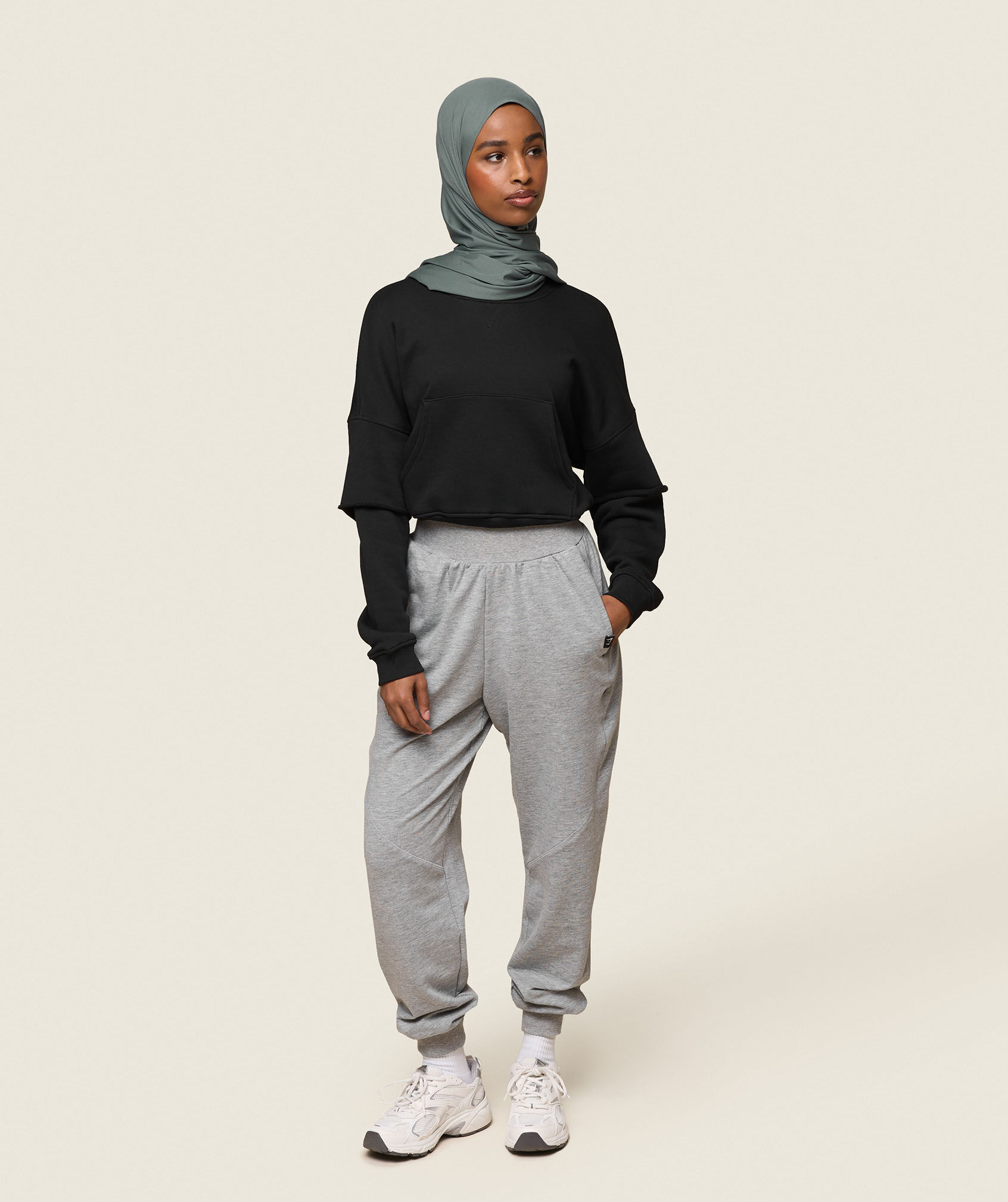بنطال رياضي جي اس × ليانا ديب