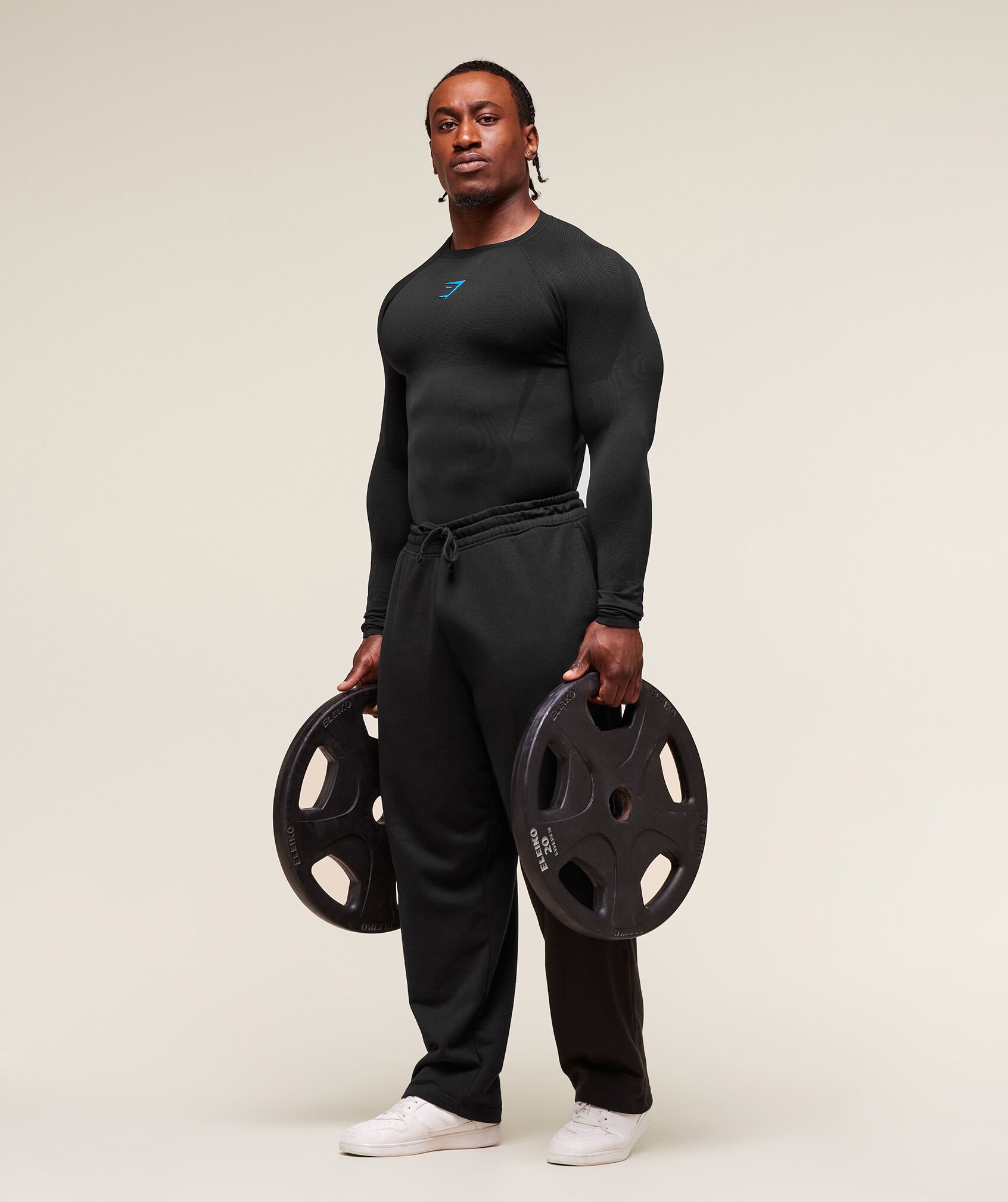Shop Onyx 5.0 Seamless Long Sleeve T-Shirt BLACK/BLACK - Gymshark Oman