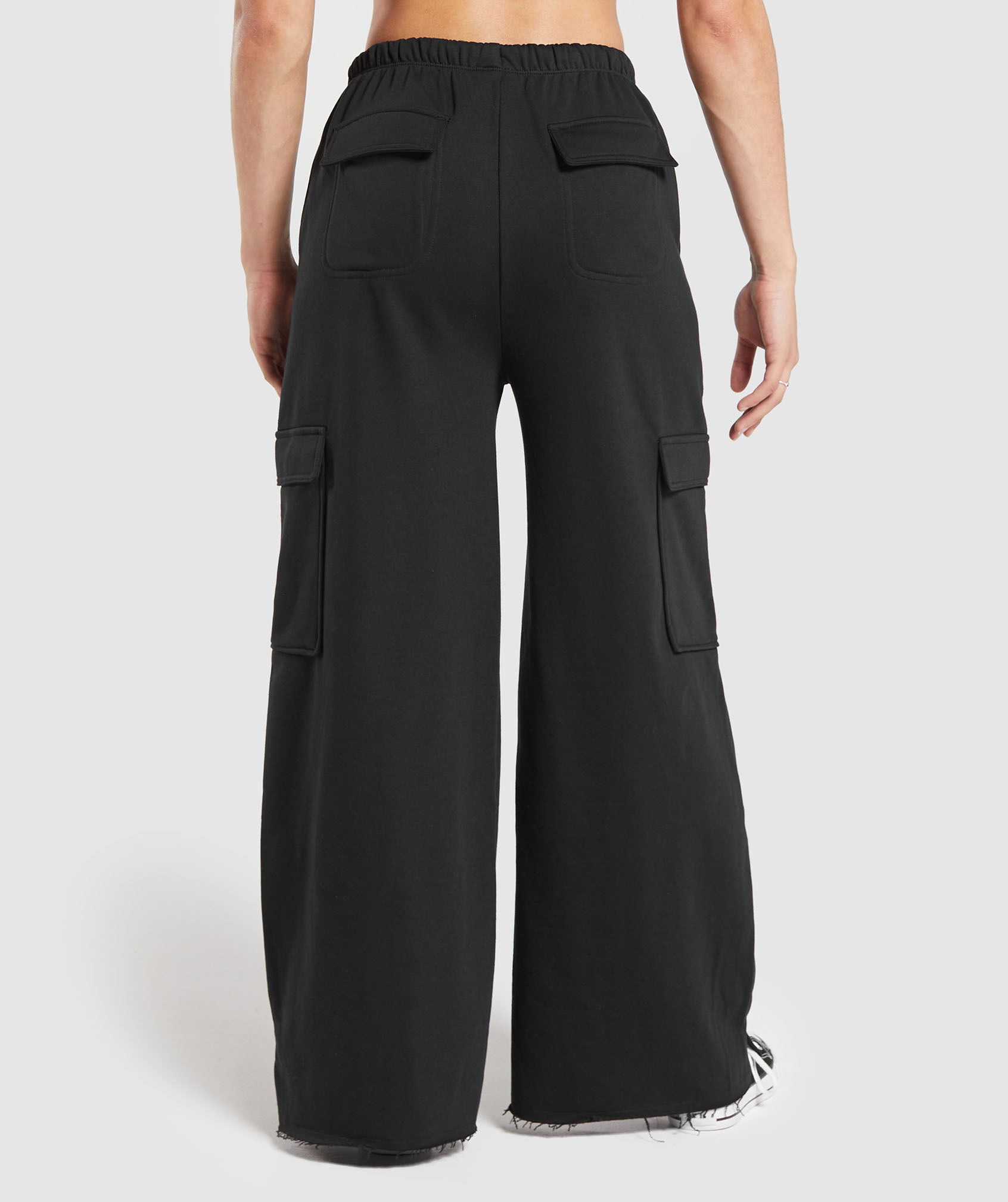 Shop Lifting Cargo Cotton Pants BLACK Gymshark Dubai UAE