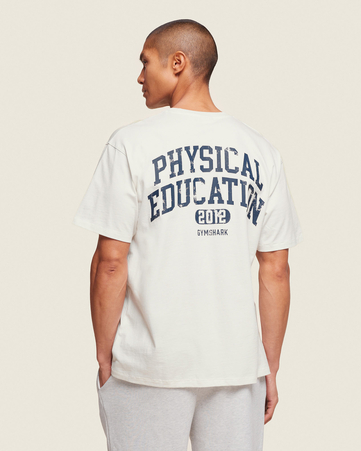 تيشيرت بشعار فيزيكال إيديوكايشن