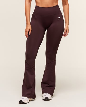 Everyday Seamless Flared Legging