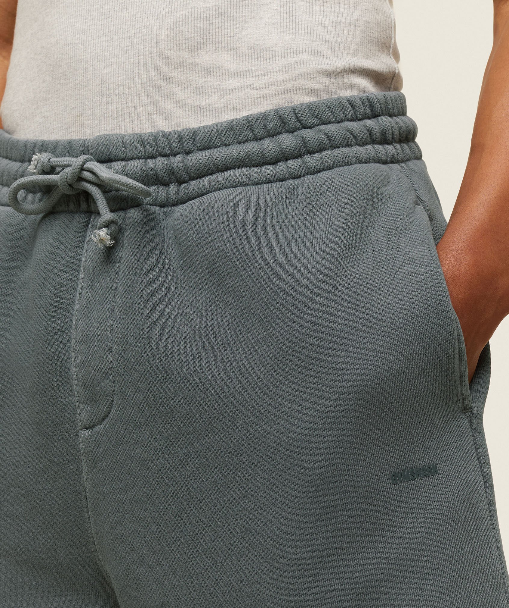 شورت سويت إفري وير