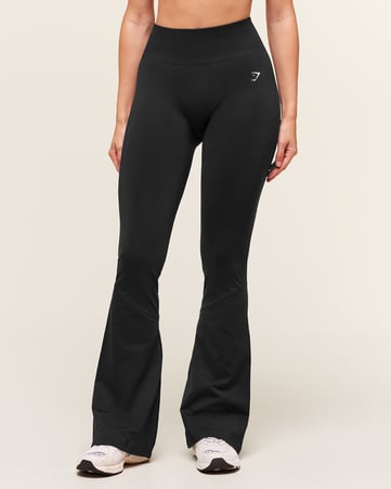 Everyday Seamless Flared Legging