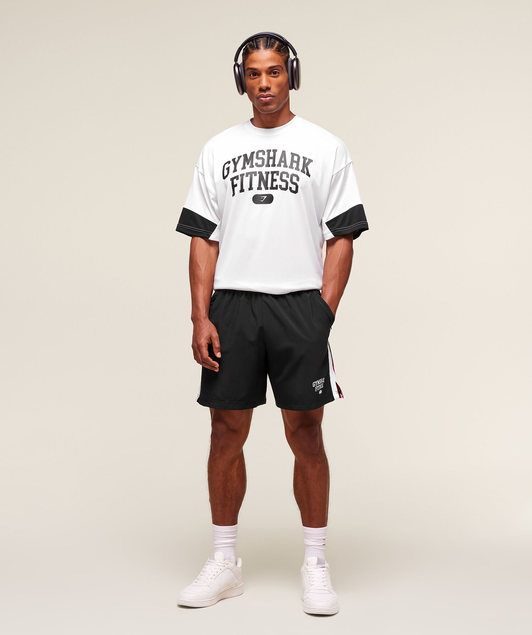 Shop Varsity Oversized T-Shirt WHITE - Gymshark Oman